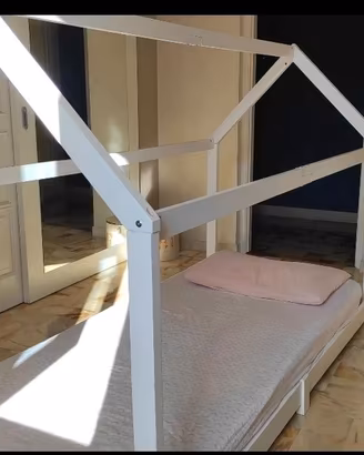 Letto Montessori casetta bianca con materasso