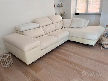 DIVANO ANGOLARE CON CHAISE LONGUE IN TESSUTO