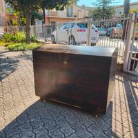 Cassone in legno antico