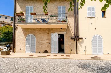 3 LOCALI A RECANATI