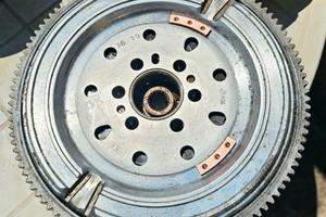 Volano Bimassa e Frizione Valeo Fiat 1.9 Multijet
