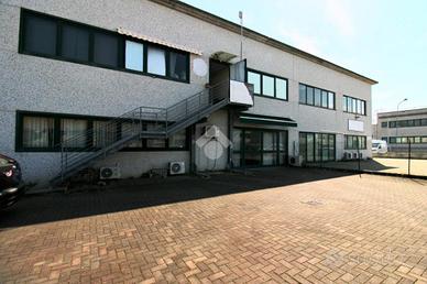 NEGOZIO A CASCINA
