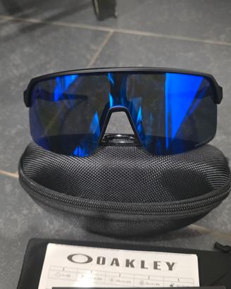 Oakley sutro