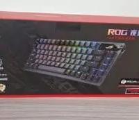 Asus ROG Azoth tastiera da gaming