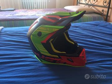 Casco JUST1 J38 Blade rosso/verde/lime/nero opaco