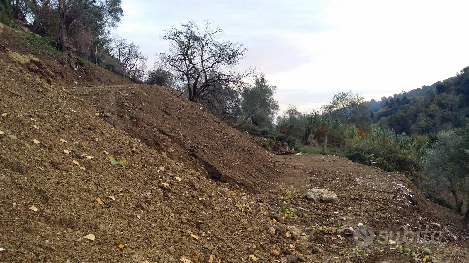 Si vende terreno agricolo con casa rurale - Vista 5