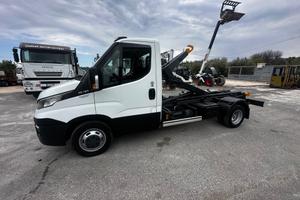 Iveco Daily 35 con impianto scarrabile