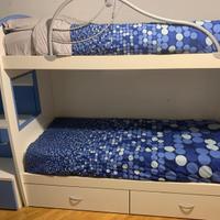 Letto a castello con scala contenitore e cassetti