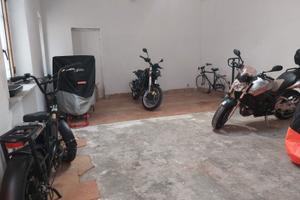 Posto Moto Coperto sicuro e con videosorveglianza