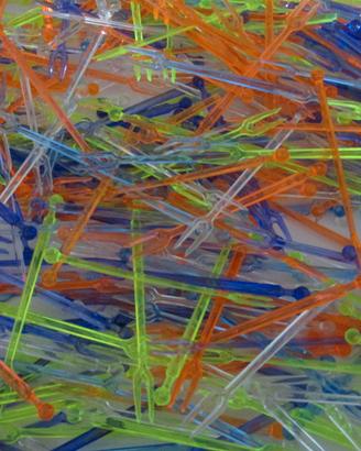 Forchettine di plastica colorate.