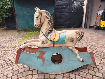 cavallo a dondolo anni 40