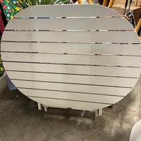 Tavolo da esterno in legno a listelli pieghevole