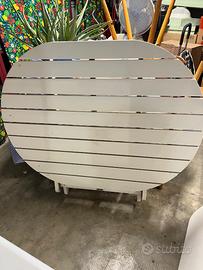 Tavolo da esterno in legno a listelli pieghevole