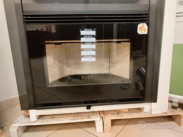 inserto a legna Compact 80V|Caminetti Montegrappa