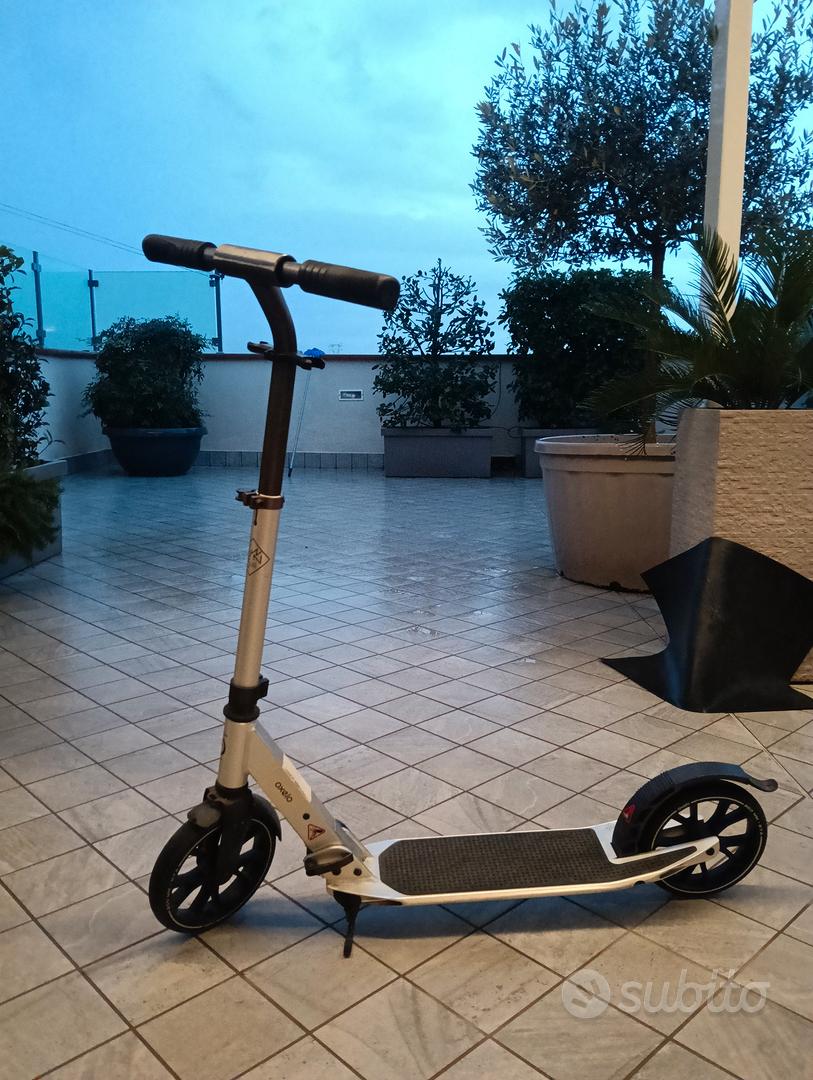 Monopattino Oxelo colore grigio metallizato Tutto per i bambini