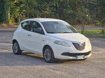 Lancia Ypsilon 1.2 69 CV 5 porte S&S Platinum 2012