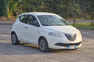 Lancia Ypsilon 1.2 69 CV 5 porte S&S Platinum 2012