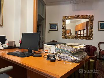 Stanza uso ufficio in studio professionale