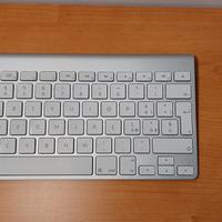 Apple magic keyboard + magic
mouse 1 gen