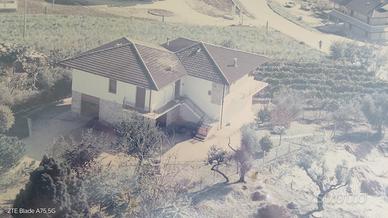 Casa con terreno agricolo