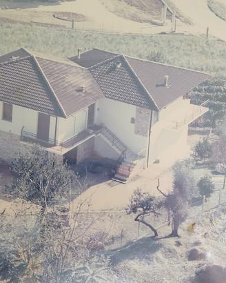 Casa con terreno agricolo