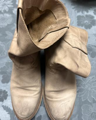 Stivaletto in pelle color sabbia n.ro 37