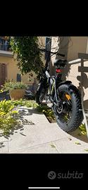 E bike con batteria ricaricabile