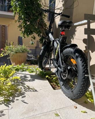 E bike con batteria ricaricabile