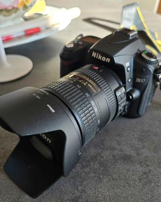 NIKON D90 CON OBBIETTIVO AF-S NIKKOR 18-200mm