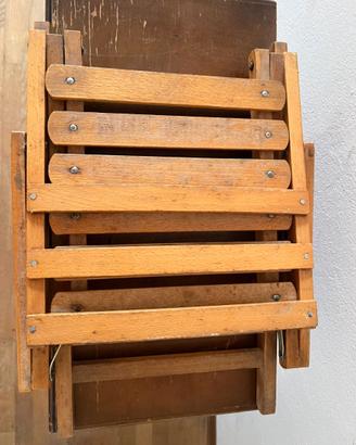 sedia pieghevole vintage in legno con braccioli
