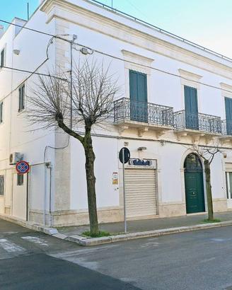 Immobile di 90 m² con 2 locali a Noci
