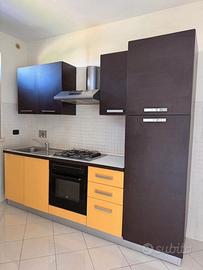 cucina lineare in legno