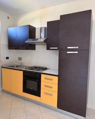 cucina lineare in legno