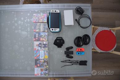 Nintendo Switch OLED + giochi e accessori
