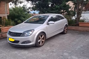 Opel Astra GTC 1.9 CDTI 120CV - 88kW