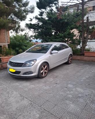 Opel Astra GTC 1.9 CDTI 120CV - 88kW