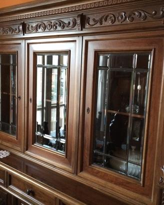 Credenza  in noce nazionale