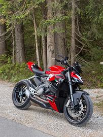 Ducati Streetfighter V2