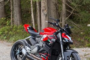 Ducati Streetfighter V2