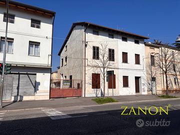 Casa accostata - Gorizia