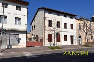 Casa accostata - Gorizia