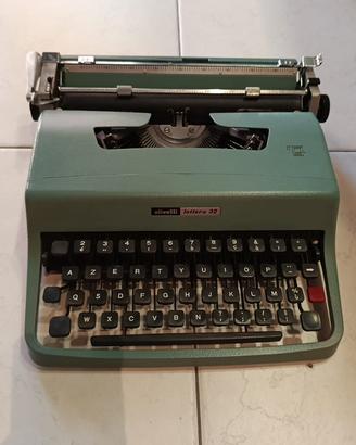 Macchina da scrivere Olivetti Lettera 32