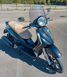 Piaggio Beverly 400 Tourer 