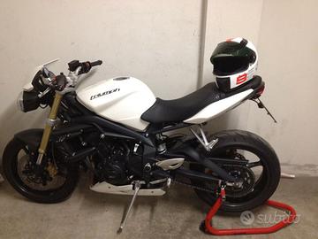 Triumph Street triple MY 2011 con 23.000 Km