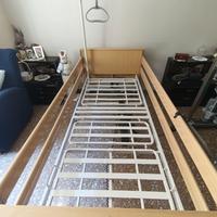 Letto ospedaliero elettrico a tre snodi