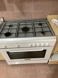 Cucina con forno a gas