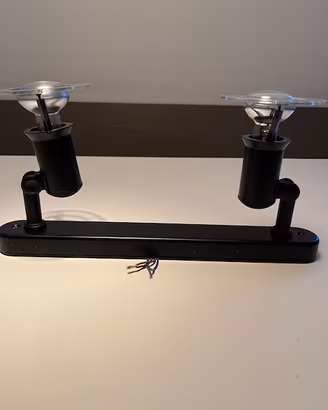 Binario colore nero con due faretti