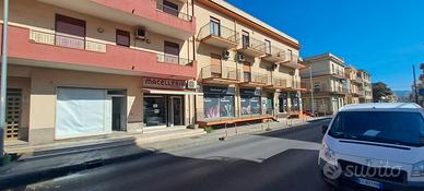 ROMETTA MAREA n.2 BOTTEGHE in zona servitissima