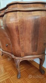 Comò vintage bombato in stile barocco