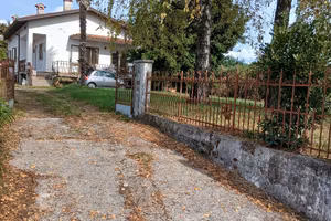 Villa indipendente da ristrutturare